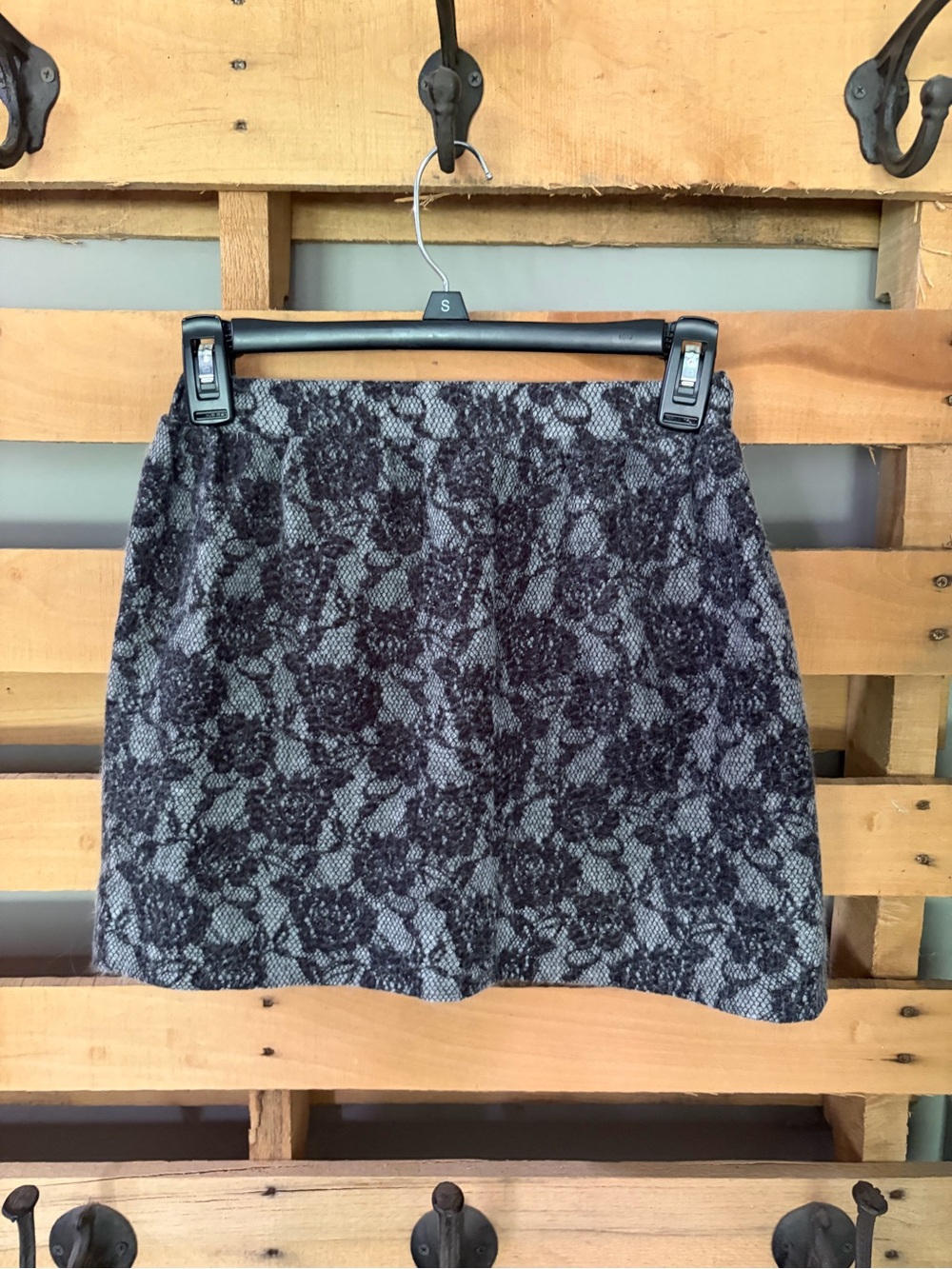 DOUUOD Kids Gray Black Floral Lace Knit Skirt Size 8 Years Made in Italy